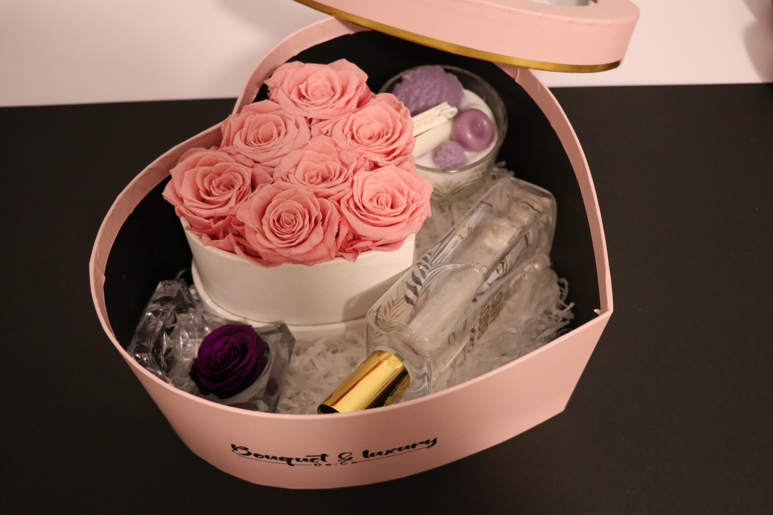 Mini Box 4 Preserved Roses - My Divine Decors Flower Boutique - Flower  Arrangements